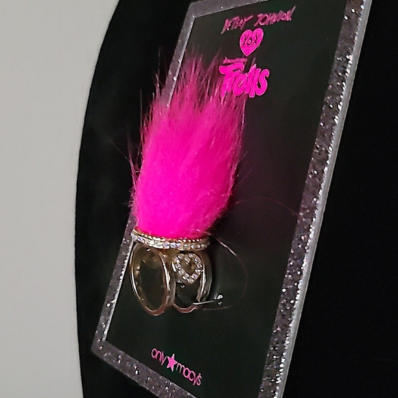 New! BETSEY JOHNSON Macy's Hot Pink Trolls Ring. Size 7.5 - Picture 5 of 10